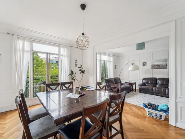 Appartement en étage élevé avec vues dégagées 