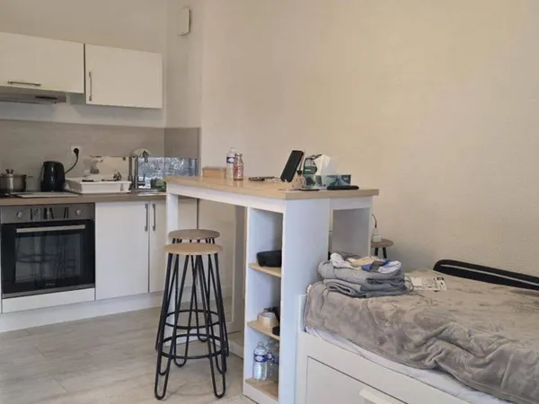 Studio 1 pièce 20 m² 