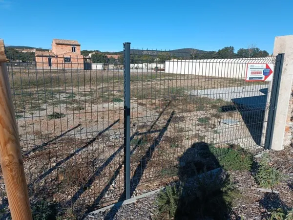 Terrain 700 m² 