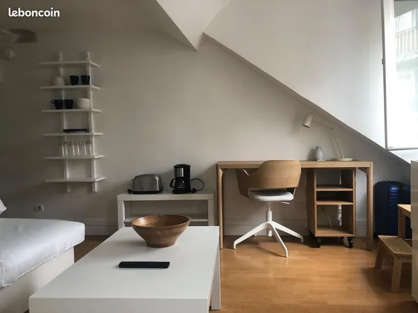 Location Meublée - 1 Pièce 20m² - Métro Parmentier / Goncourt - Très bien équipé et optimisé 