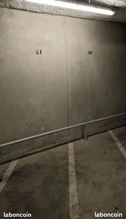 2 places de parking moto part dieu 