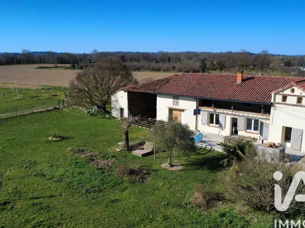 Maison 7 pièces 260 m² 