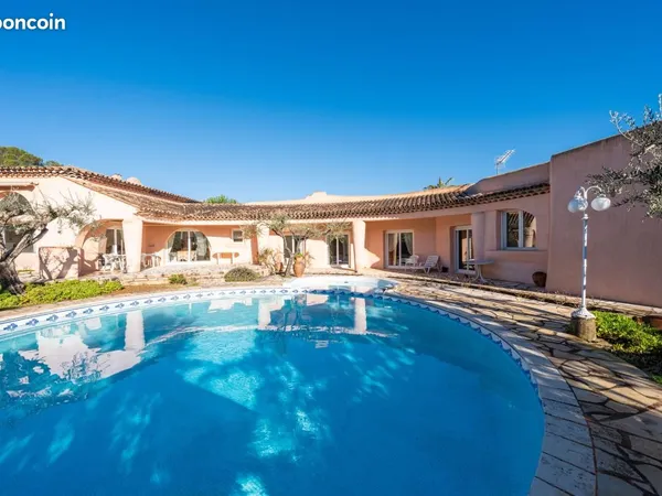 Villa 4 pièces 195 m² 