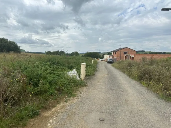Terrain 300 m² 