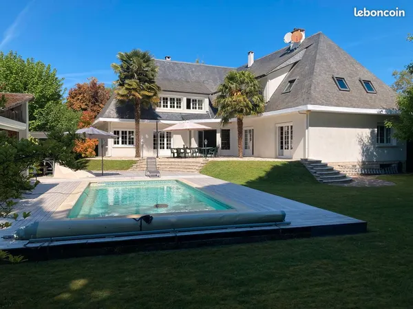 Grande villa familiale avec piscine - Calme absolu à Boissise-le-Roi 