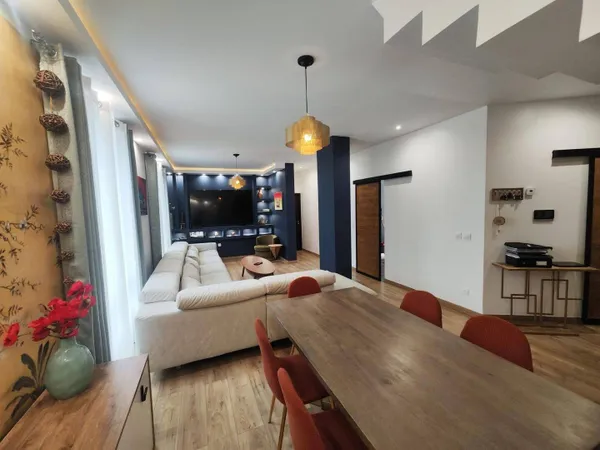 Duplex 7 pièces 163 m² 