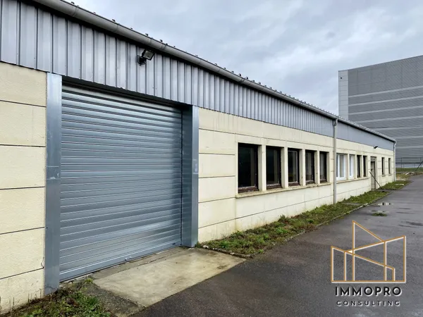 Local d'activité 960 m² 