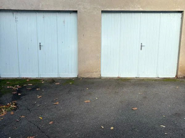 Vend deux garages 
