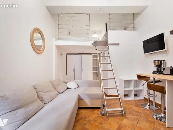 Studio 1 pièce 17 m² 