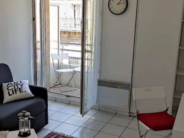 Studio 1 pièce 19 m² 