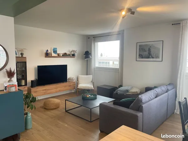 T2 meublé 56m² avec parking, vue panoramique - Lille Centre / Gare Flandres 