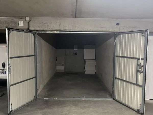 Rare Box / Garage environ 12 m² très sécurisé - Bobigny 