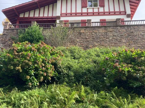 Maison style basque renovée T5 