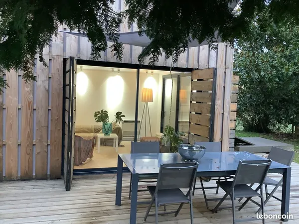 Maison traditionnelle de plein pied, jardin sans vis à vis 