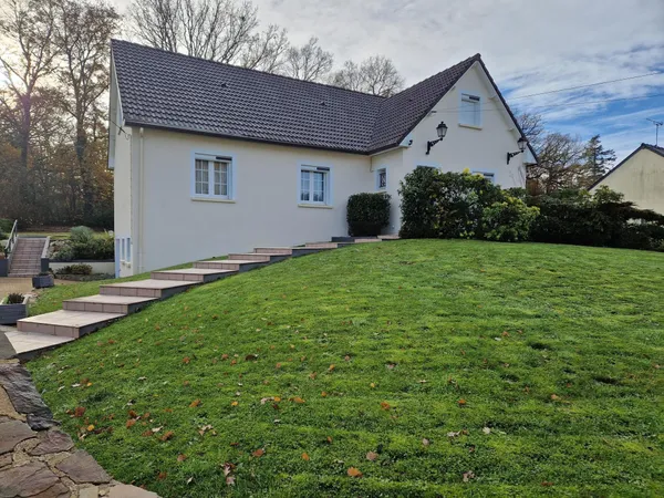 Saint Ouen des toits à 15 mn de Laval 20 mn de Vitré très beau pavillon très bien entretenu avec 