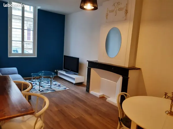 T2 meublé rénové hypercentre Rochefort 
