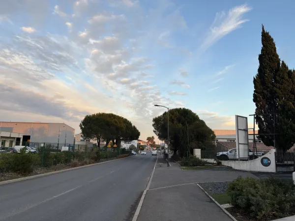 A VENDRE - BUREAUX - PUGET SUR ARGENS 