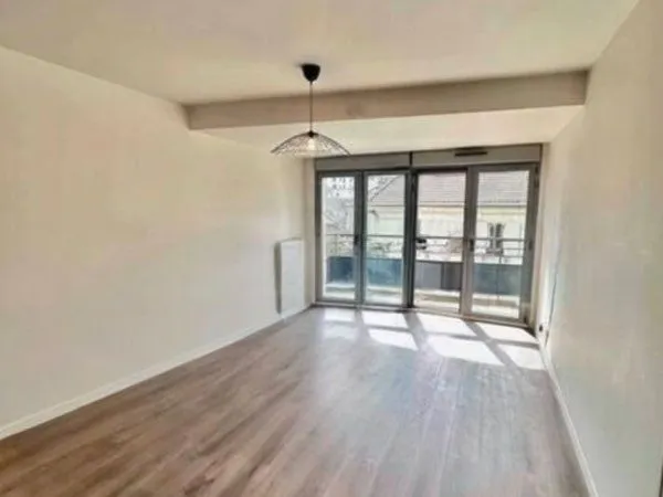 T2 lumineux de 48 m² avec balcon - Bagnolet 