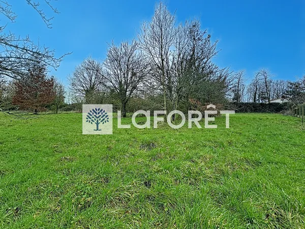 Terrain 1079 m² 