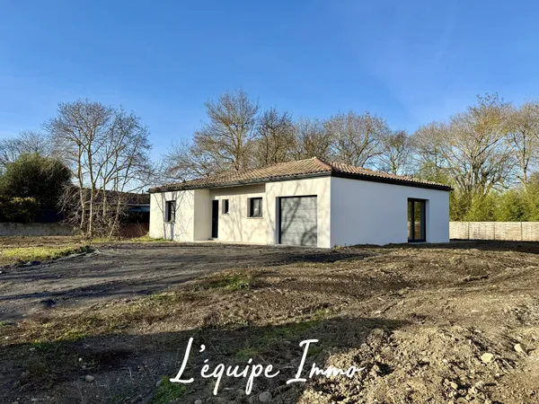 Maison T4 neuve de plain pied d'environ 105 m2 sur 1500m2 