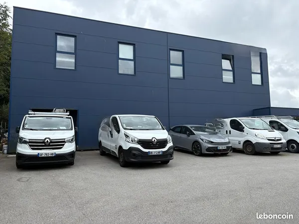 Local 360 m² GOUESNOU 