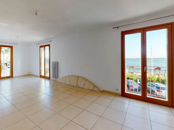 F3 - BOUZIGUES - 1er ETAGE 