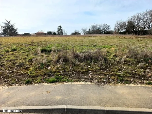 Terrain 676 m² Gragnague 