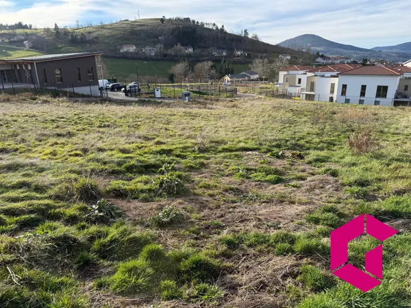 Terrain constructible proche centre-ville Yssingeaux ! 