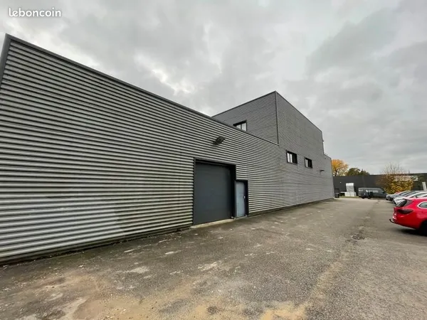 Local d'activité 252 m²