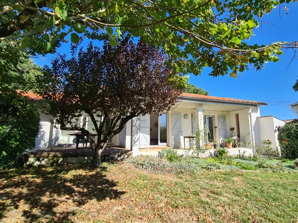 MAISON 158 M2 HAB 
