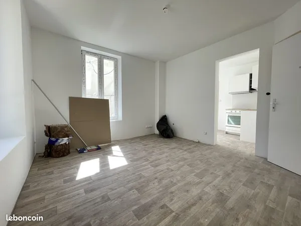 Studio 1 pièce 23 m² 
