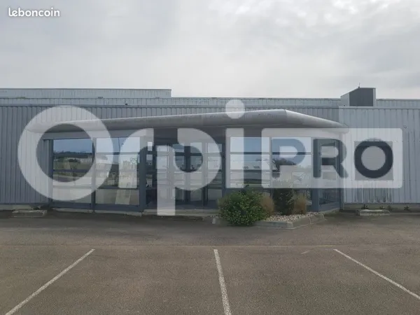 Local d'activité 2 000 m²
