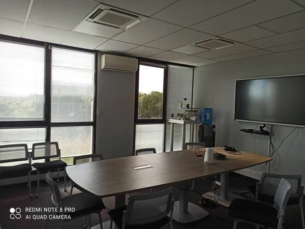 Bureaux 300 m² 