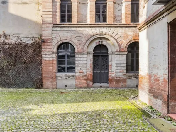 Rare : chartreuse au calme absolu dans le quartier des Carmes 