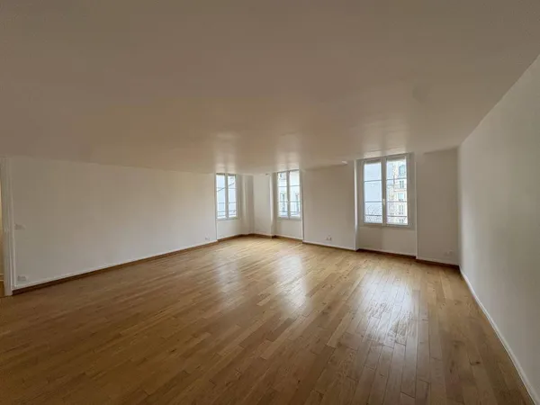 Loue T4 - 96.54m² - Paris 