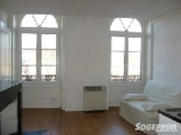 Studio 1 pièce 21 m² 