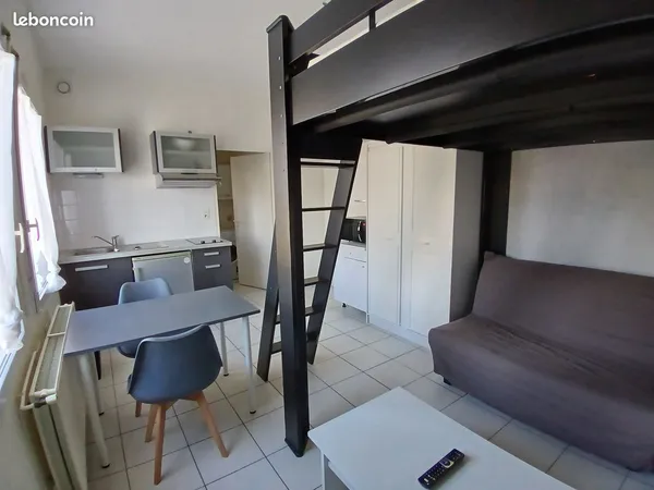 Studio meublé 23 m² Pouzauges centre 