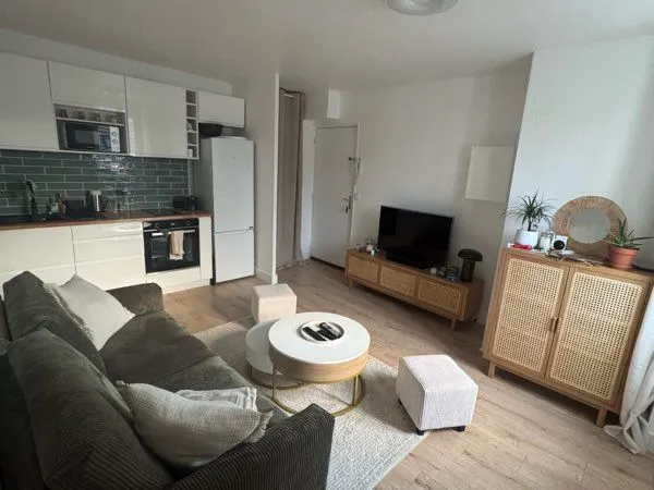 📍 Charmant appartement meublé - 29,5 m² - Étréchy (91) 💶 750 / mois charges comprises 📅 