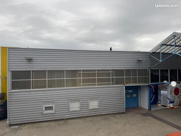 Bureaux 235 m² à aménager - Secteur Zénith / St-Étienne - Idéal PME 
