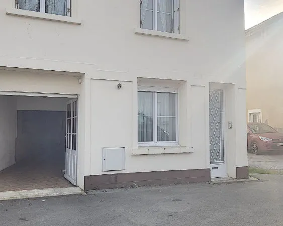 Maison d'habitation située dans le centre-ville de Fontenay-le-Comte 