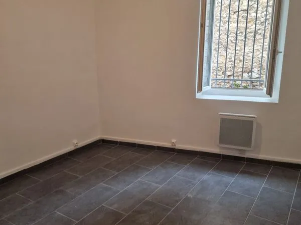 Location T2 26m² 13015 700 CC 
