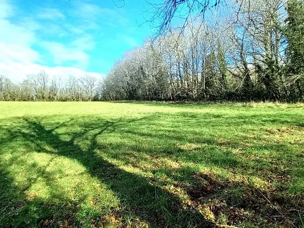 Terrain 2464 m² Saint-Yrieix-la-Perche 