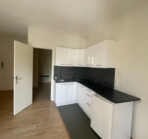 APPARTEMENT T2 - 515 EUR CC 