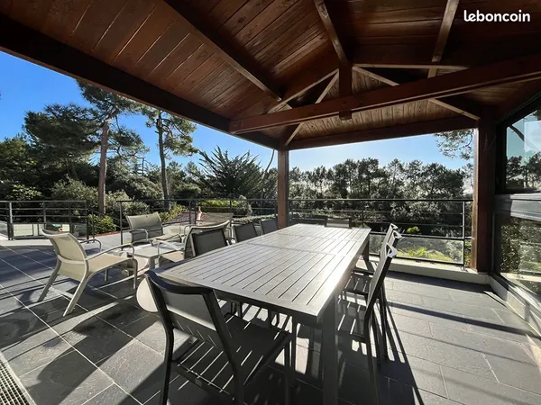 Propriété 5 pièces 164 m² 