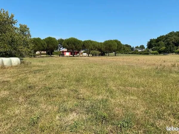 Terrain 3 814 m² Agnac 