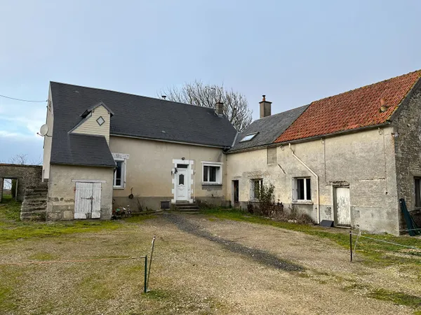 Maison de pays 7 pièces, 4 chambres avec terrain de 1133 m². 