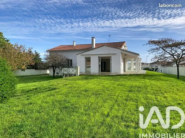 Maison 9 pièces 103 m² 