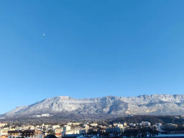 T3 pour investisseur avec parking, grand balcon et cave 
