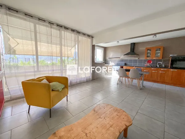 Appartement T3 Meublé à Proximité de Grand-Place 