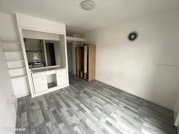 Studio 1 pièce 21 m² 